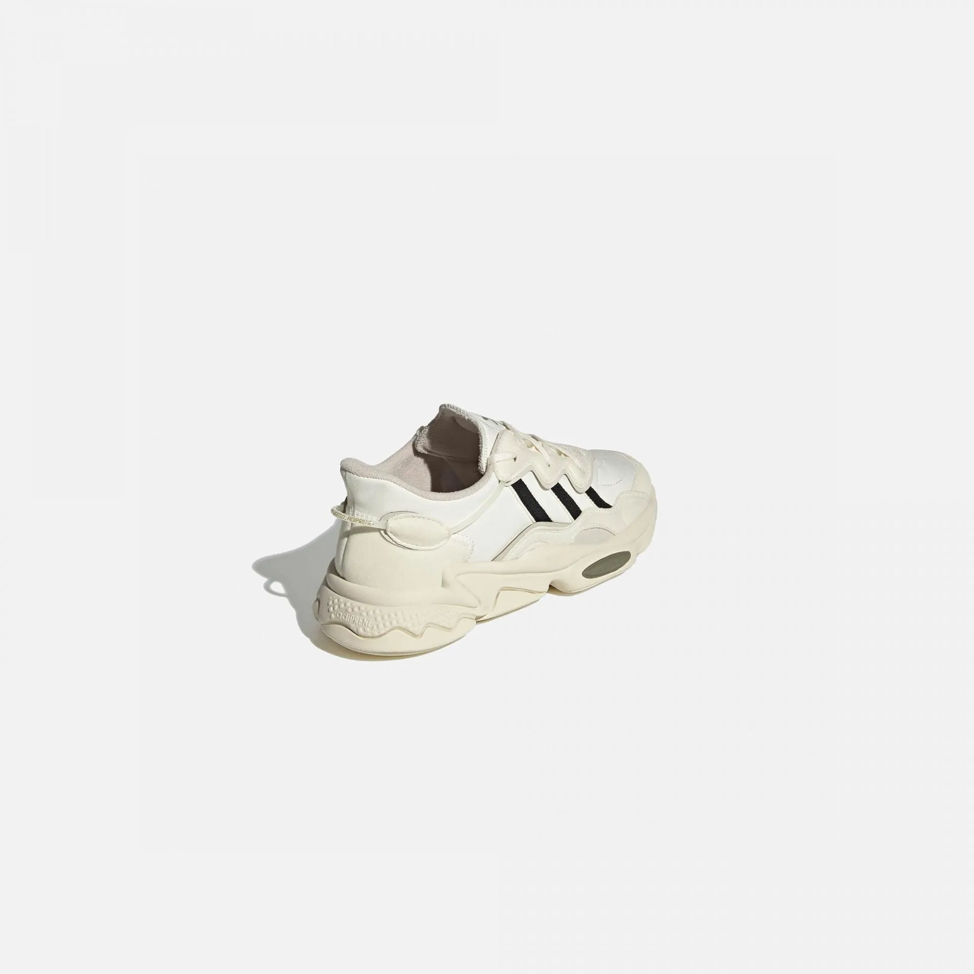 Adidas Originals | OZWEEGO CREAM WHITE