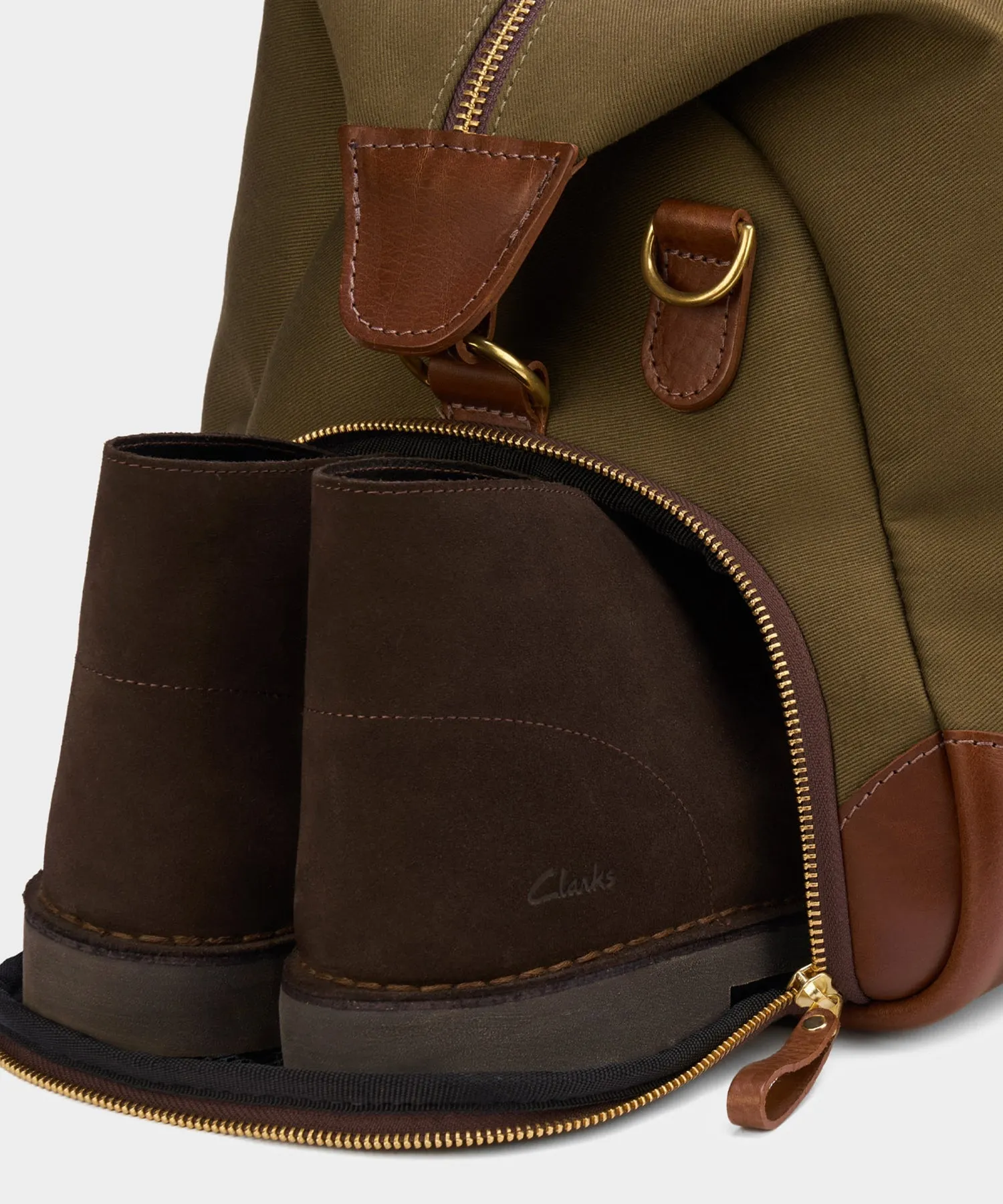 Bennett Winch Canvas Weekender in Olive