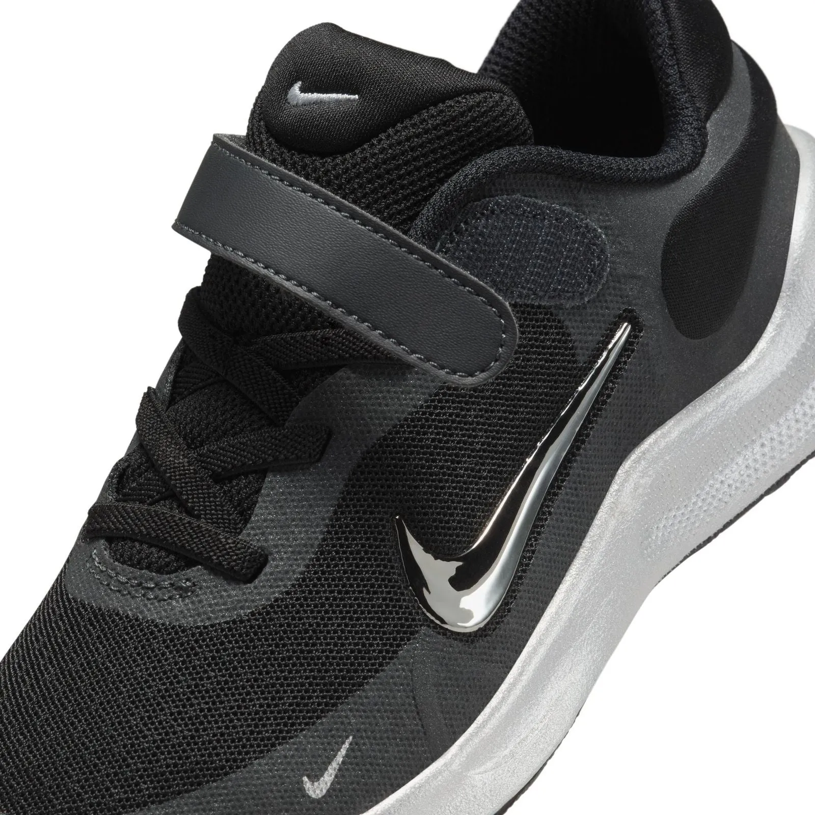 Nike Revolution 7 SE Junior Kids Shoes