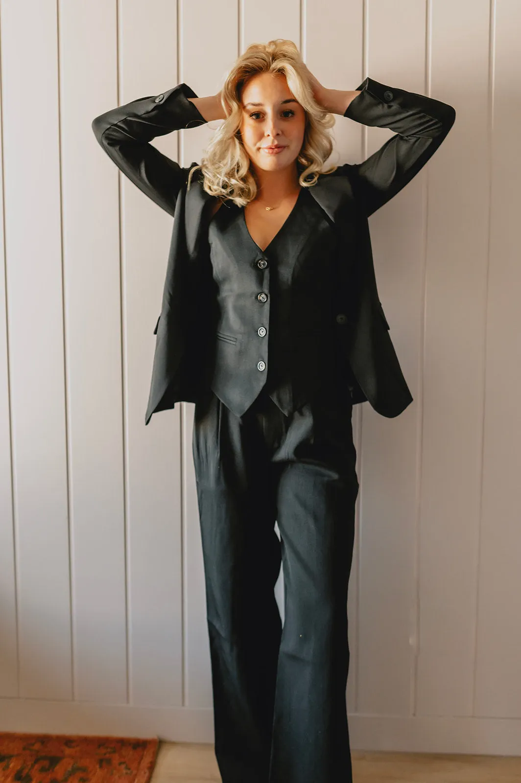 The Isabella Vest - Black