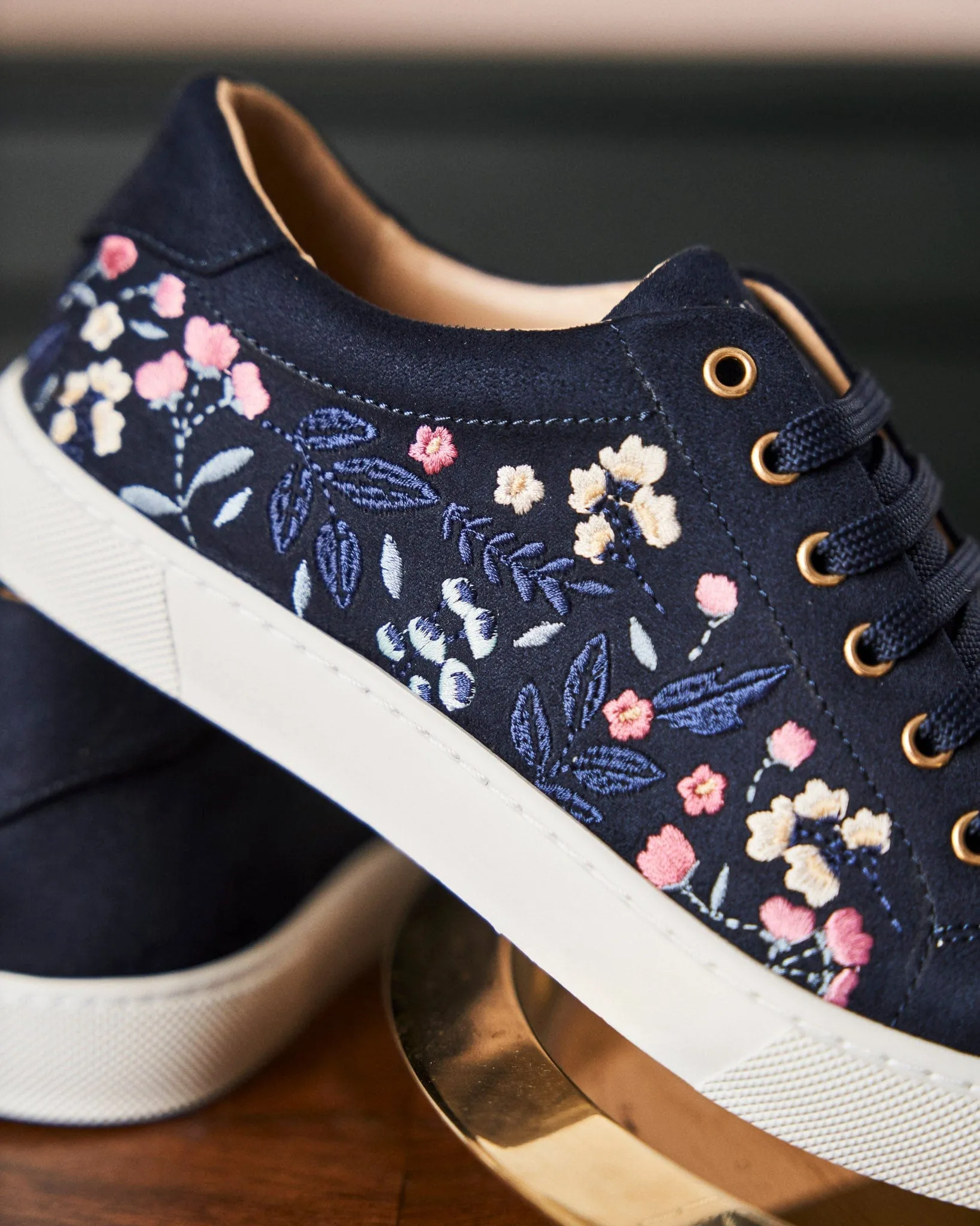 Virevolte Recycled Grain Leather Embroidered Vegan Sneakers | Midnight Flowers