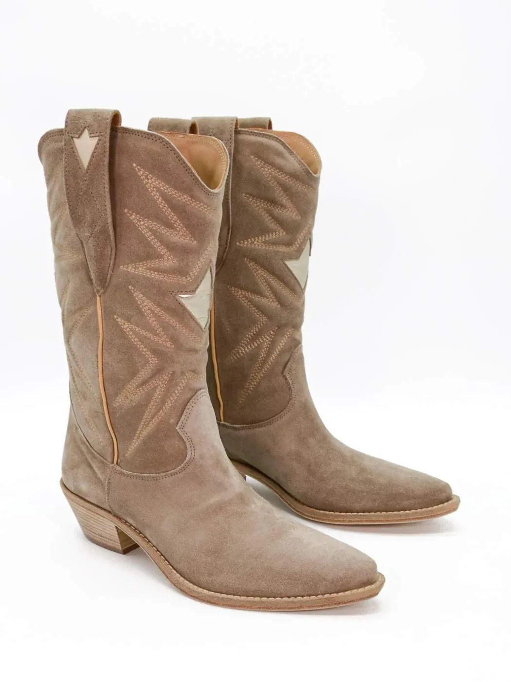 Western Cowboy Boots in Brown Crust Leather